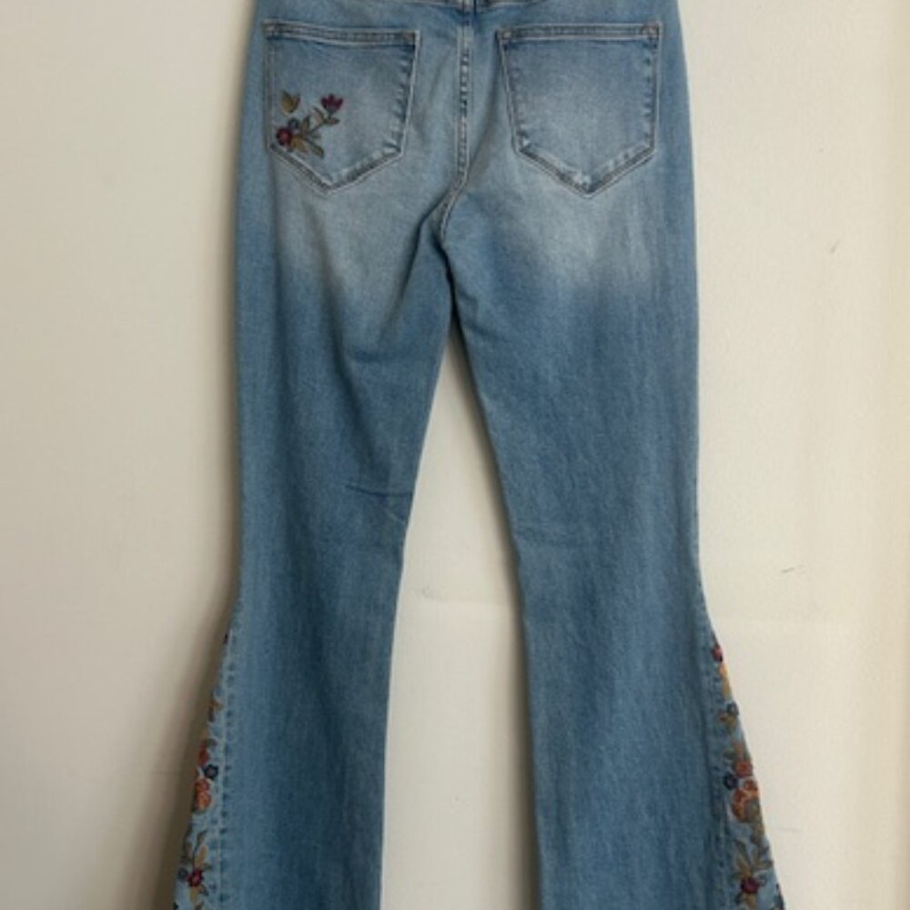 Driftwood Farrah X Zen Embroidered Floral Flare Light Wash Jeans NWT - Picture 15 of 16